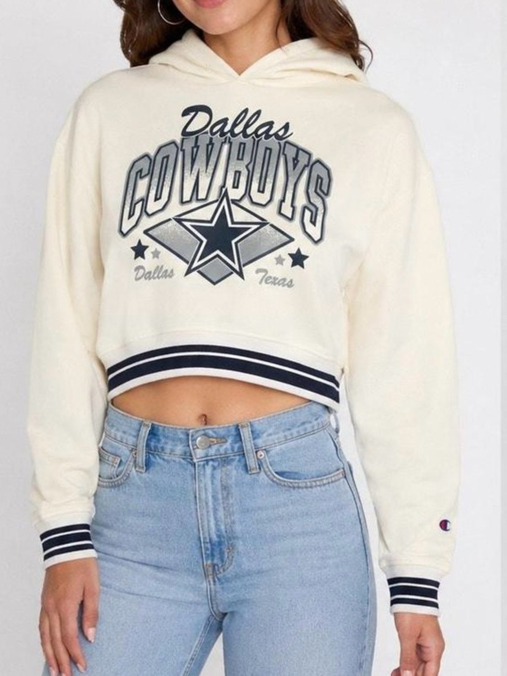 NFL Dallas Cowboys Women's Champion
Relaxed Fit Pullover Cropped Hoodie